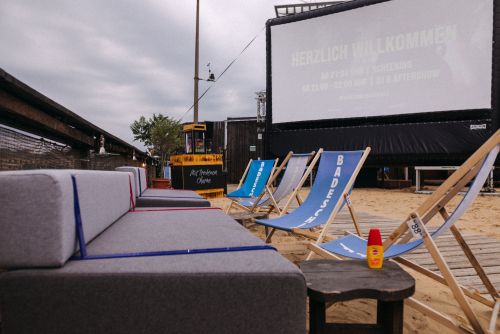 BIG cinema – Gemütliche Sitzlandschaften am Ufer der Spree